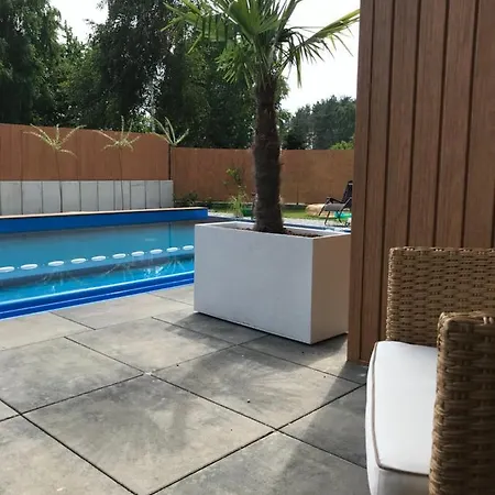 Bryza Morska Zur Alleinnutzung Mit Swimmingpool Sauna Whirlpool Und Mit Garten