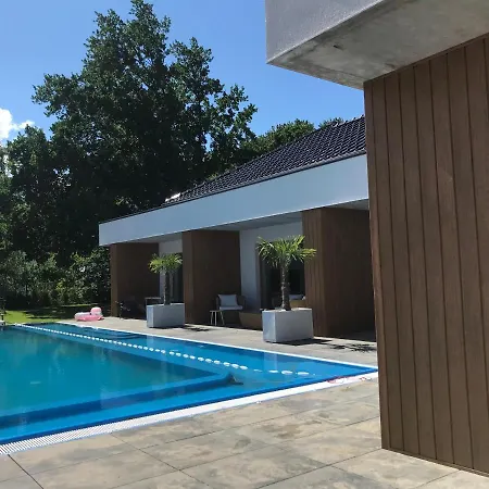 Bryza Morska Zur Alleinnutzung Mit Swimmingpool Sauna Whirlpool Und Mit Garten Apartmán Svinoústí