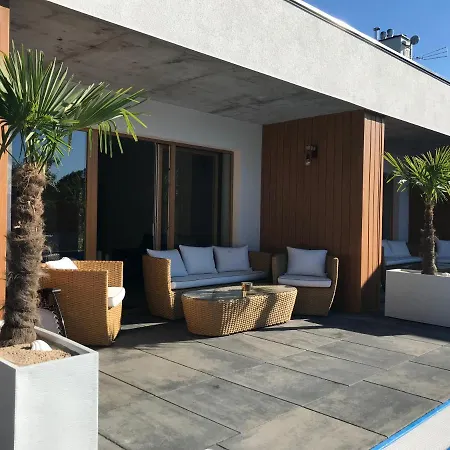Bryza Morska Zur Alleinnutzung Mit Swimmingpool Sauna Whirlpool Und Mit Garten Appartamento *