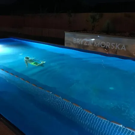Apartman Bryza Morska Zur Alleinnutzung Mit Swimmingpool Sauna Whirlpool Und Mit Garten