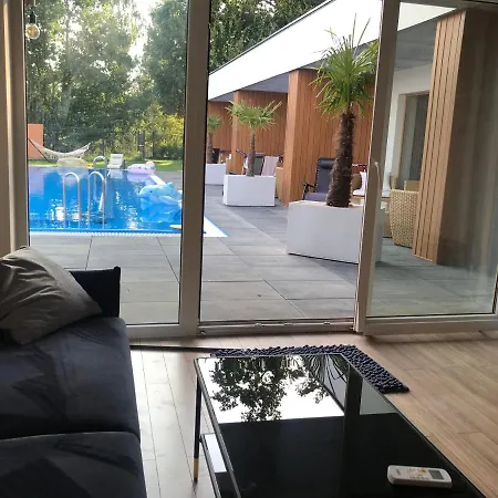 Bryza Morska Zur Alleinnutzung Mit Swimmingpool Sauna Whirlpool Und Mit Garten Apartmán