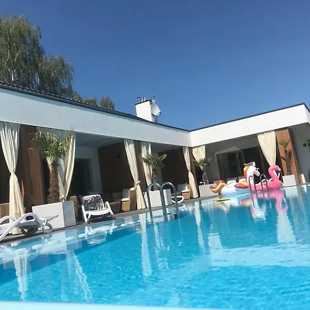 Bryza Morska Zur Alleinnutzung Mit Swimmingpool Sauna Whirlpool Und Mit Garten
