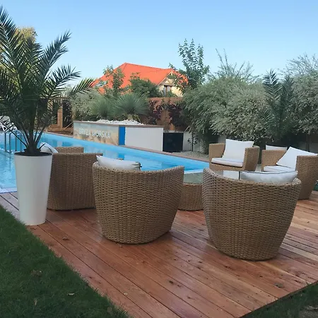 Bryza Morska Zur Alleinnutzung Mit Swimmingpool Sauna Whirlpool Und Mit Garten Apartman *