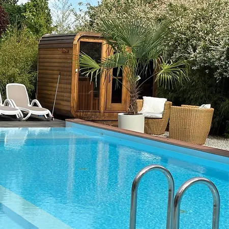 Bryza Morska Zur Alleinnutzung Mit Swimmingpool Sauna Whirlpool Und Mit Garten