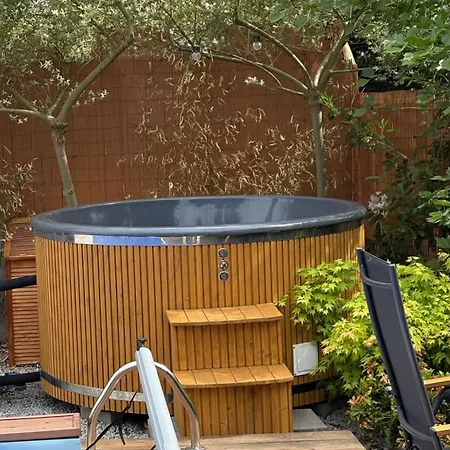 Bryza Morska Zur Alleinnutzung Mit Swimmingpool Sauna Whirlpool Und Mit Garten *