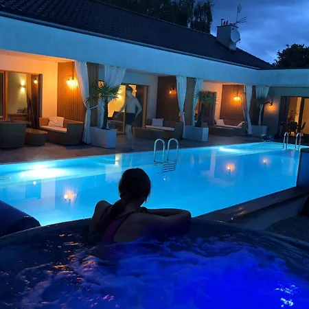 Apartman Bryza Morska Zur Alleinnutzung Mit Swimmingpool Sauna Whirlpool Und Mit Garten *